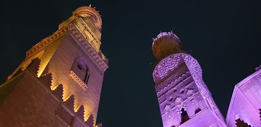 30 cosas que ver y hacer en El Cairo: pasear por la calle Al Muizz de noche